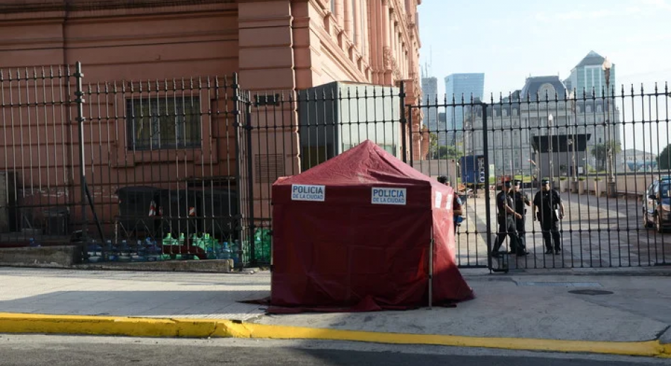 Encuentran muerta a una beba de tres meses en la puerta de la Casa Rosada