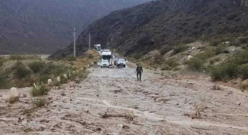 Un alud cortó transitoriamente el tránsito en la Ruta Internacional 7 camino a Chile