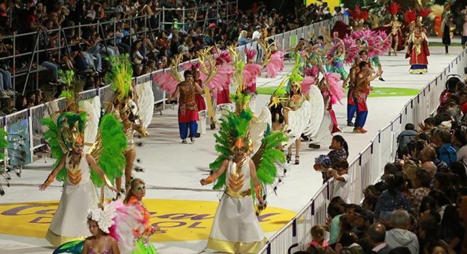 PBA: Varias ciudades sacan a relucir sus comparsas y buscan recuperar el carnaval