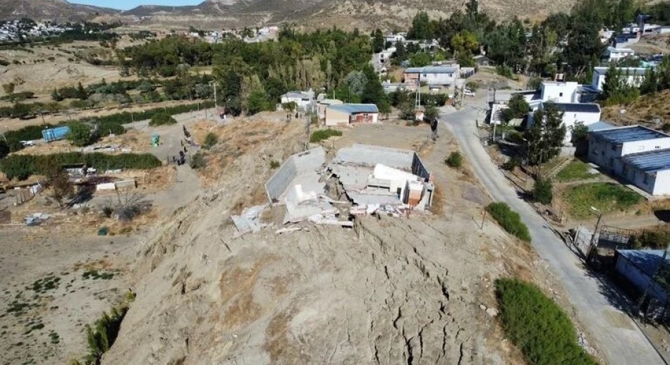  Comodoro Rivadavia: un deslizamiento de tierra obligó a evacuar a más de 90 familias