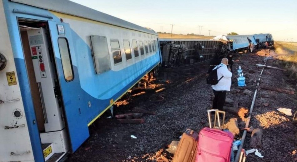Al menos 17 heridos por el descarrilamiento de un tren a 10 kilómetros de Olavarría